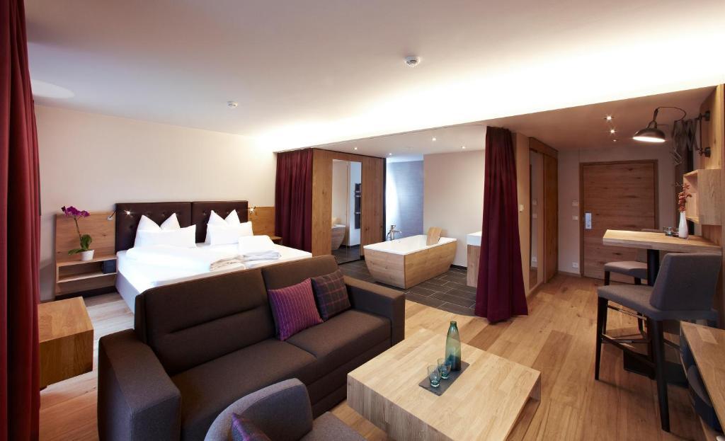 Anthony's Life&style Hotel 4*